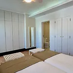 Ocean Drive - Near The - 14 Pax - Daire *